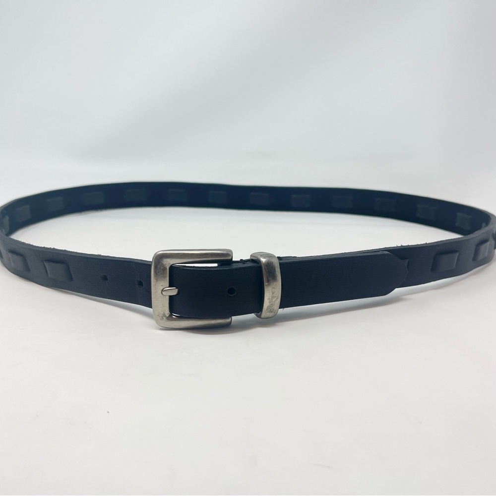 Leather Woven Geometric Contemporary Black Belt w/ Silver Toned Buckle - Picture 3 of 9